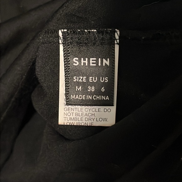 Oversized T-shirt - Picture 2 of 4